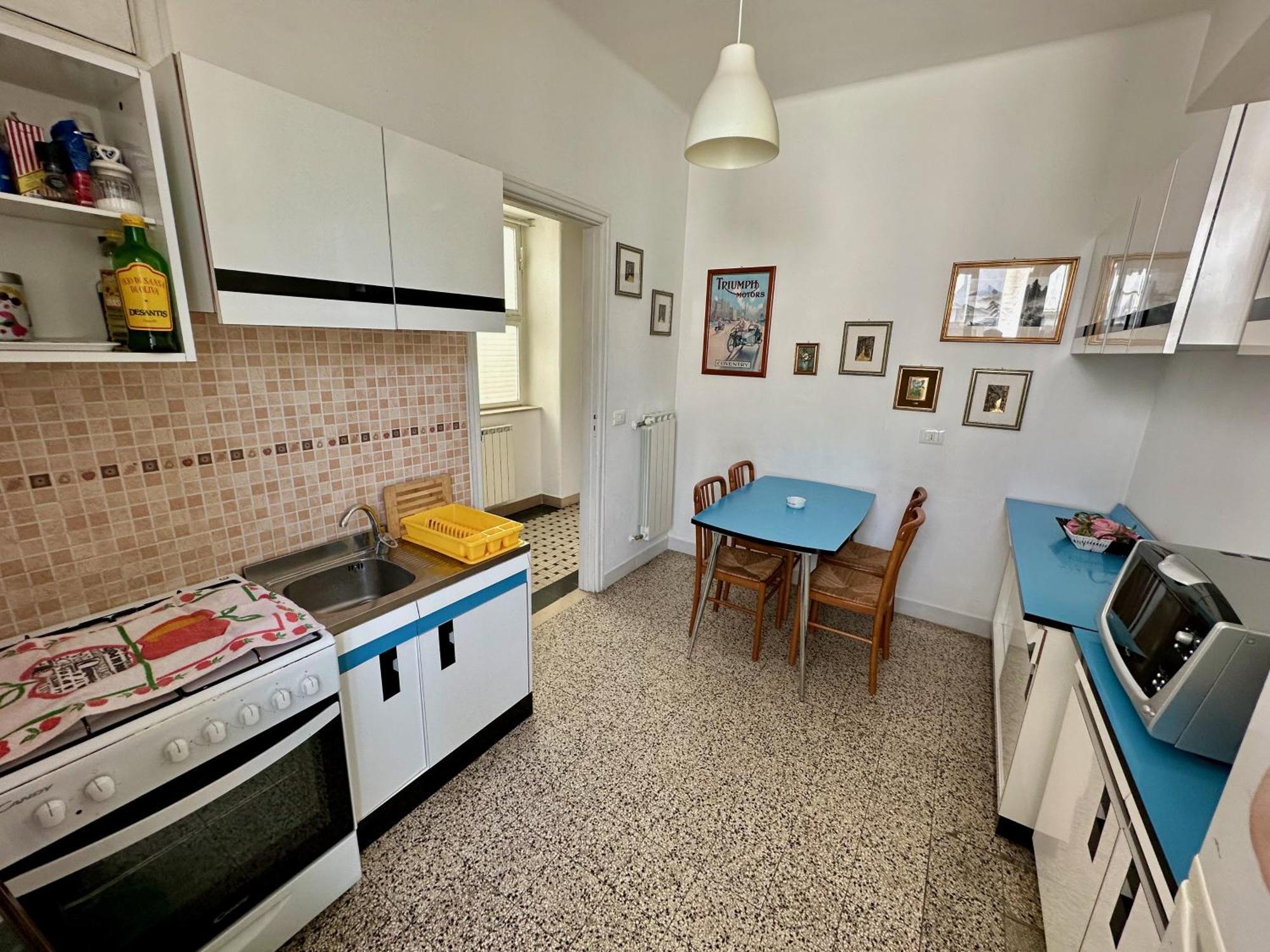 Appartamento Via Trevisani Бари Екстериор снимка
